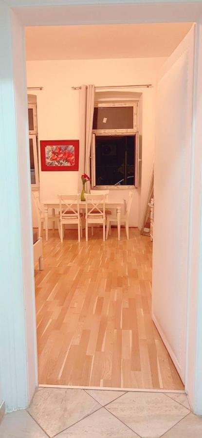 Appartement Premier Studio 2P Lg à Vienne Extérieur photo